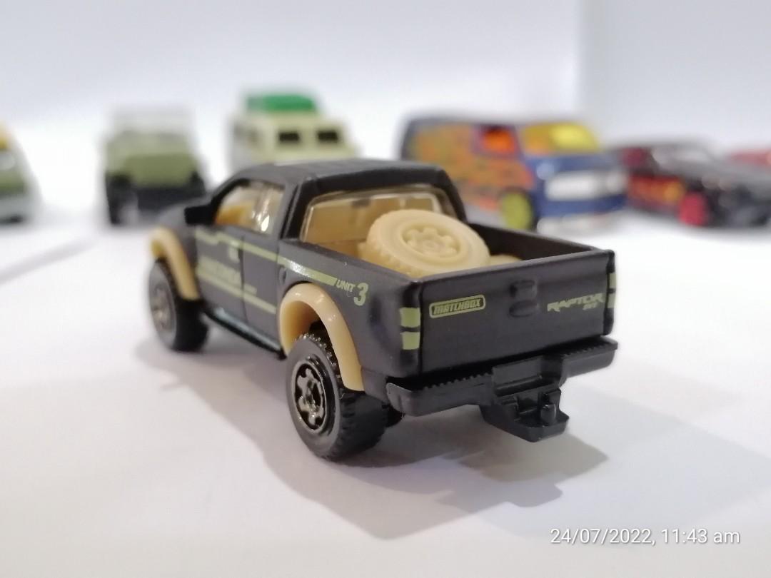 Matchbox 2022 5 Pack City Adventure III 2010 Ford F-150 SVT Raptor