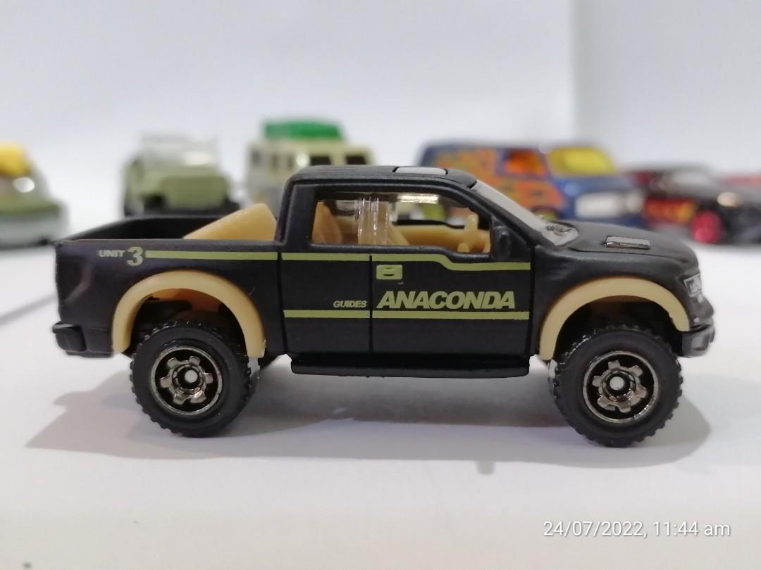 Matchbox 2022 5 Pack City Adventure III 2010 Ford F-150 SVT Raptor