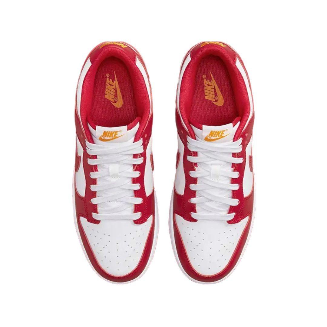 gym red dunk low