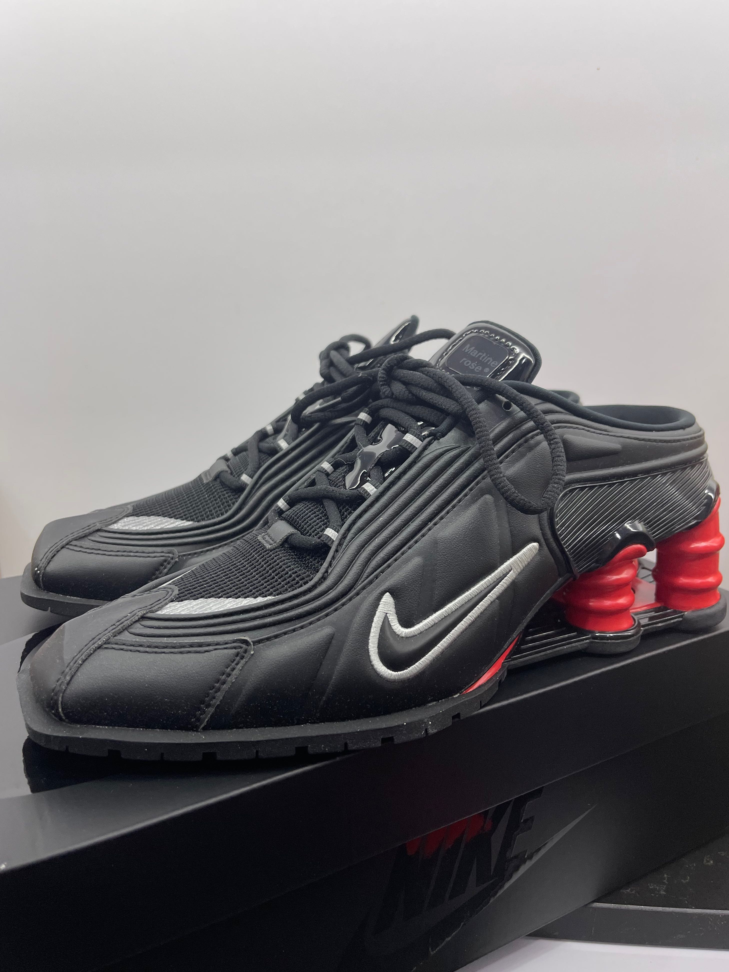 Martine Rose × Nike WMNS Shox MR4 Black - 靴