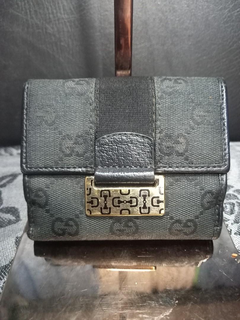 Preloved Original gucci small wallet (Category: Luxury Bags & Wallets) located in Pasig City. Submitted by iba_by_jane (Listing ID 1174906048, Image 2). Description: preloved Original money back guarantee if fake.