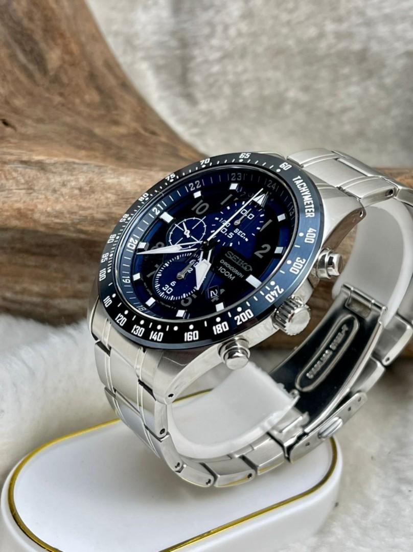 Seiko chronograph clearance 100m sapphire crystal