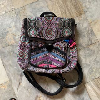 (Category: ) located in . Submitted by closetdive (Listing ID 1174953734, Image 1). Description: .