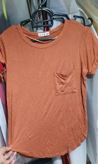 Simple brown pocket t-shirt