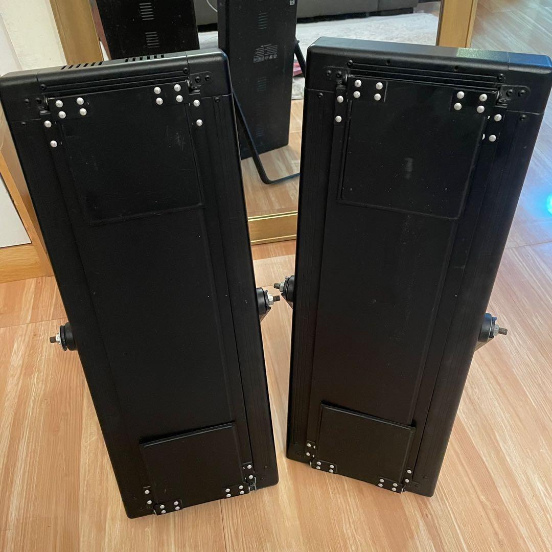 Studio Lights (Category: Lighting & Studio Equipment) located in Makati City. Submitted by declutteriiiiiing (Listing ID 1175028890, Image 2). Description: Almost 3yrs di nagamit. Still working 101% Not selling it individually. Price is nego. Decluttering..