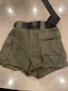 Aritzia TNA army green shorts with belt