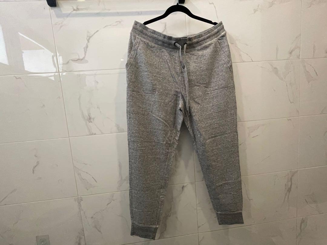 Uniqlo sweatpants (Category: Other Bottoms) located in Quezon City. Submitted by EssentialsPh_ (Listing ID 1175012387, Image 1). Description: .