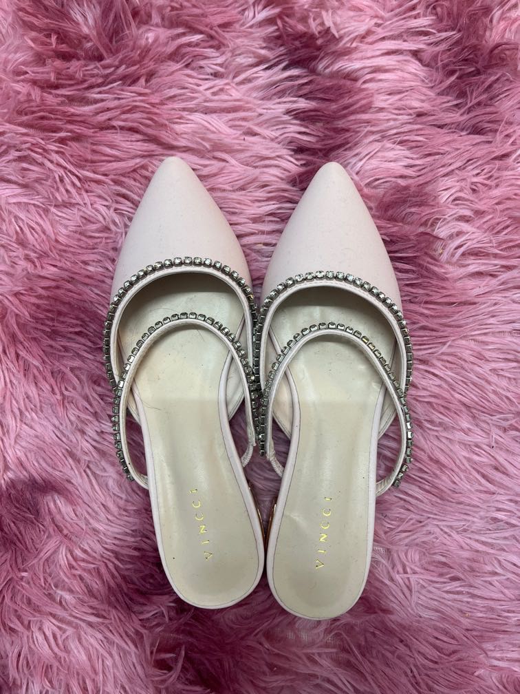 Vincci Flat Shoes, Women's Fashion, Footwear, Flats on Carousell