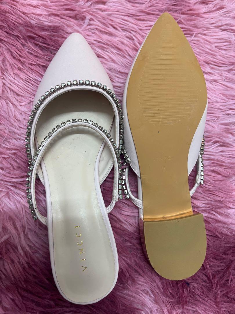 Vincci Flat Shoes, Women's Fashion, Footwear, Flats on Carousell