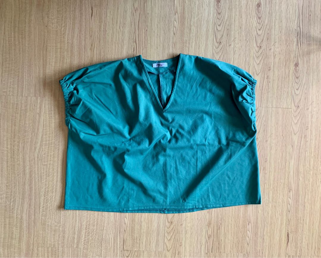 Green Relaxed Fit Drop Top, Women's Fashion, Tops, Others Tops on Carousell