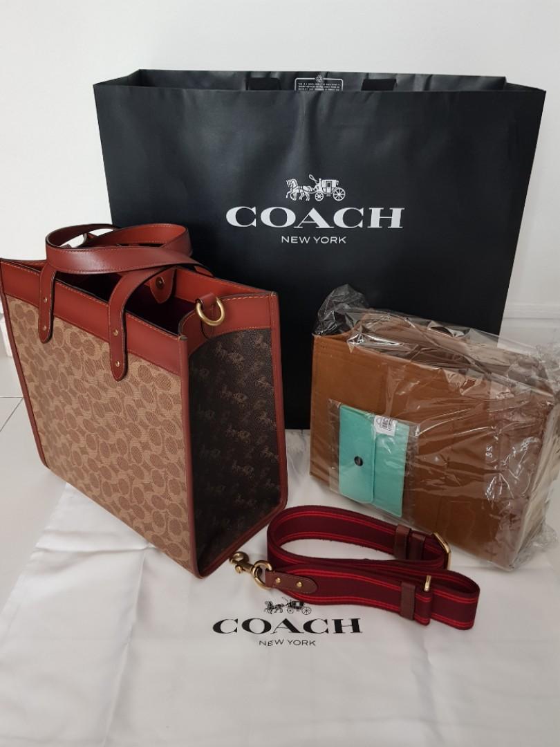 Coach Field Tote In Signature Canvas With Horse And Carriage Print Bag