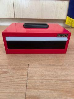 [珍藏版] Ferrari 客戶禮物• 工具箱•鐵皮盒•零件櫃 Tool box