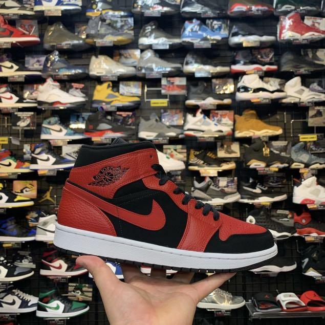 AIR JORDAN 1 MID BRED 2018