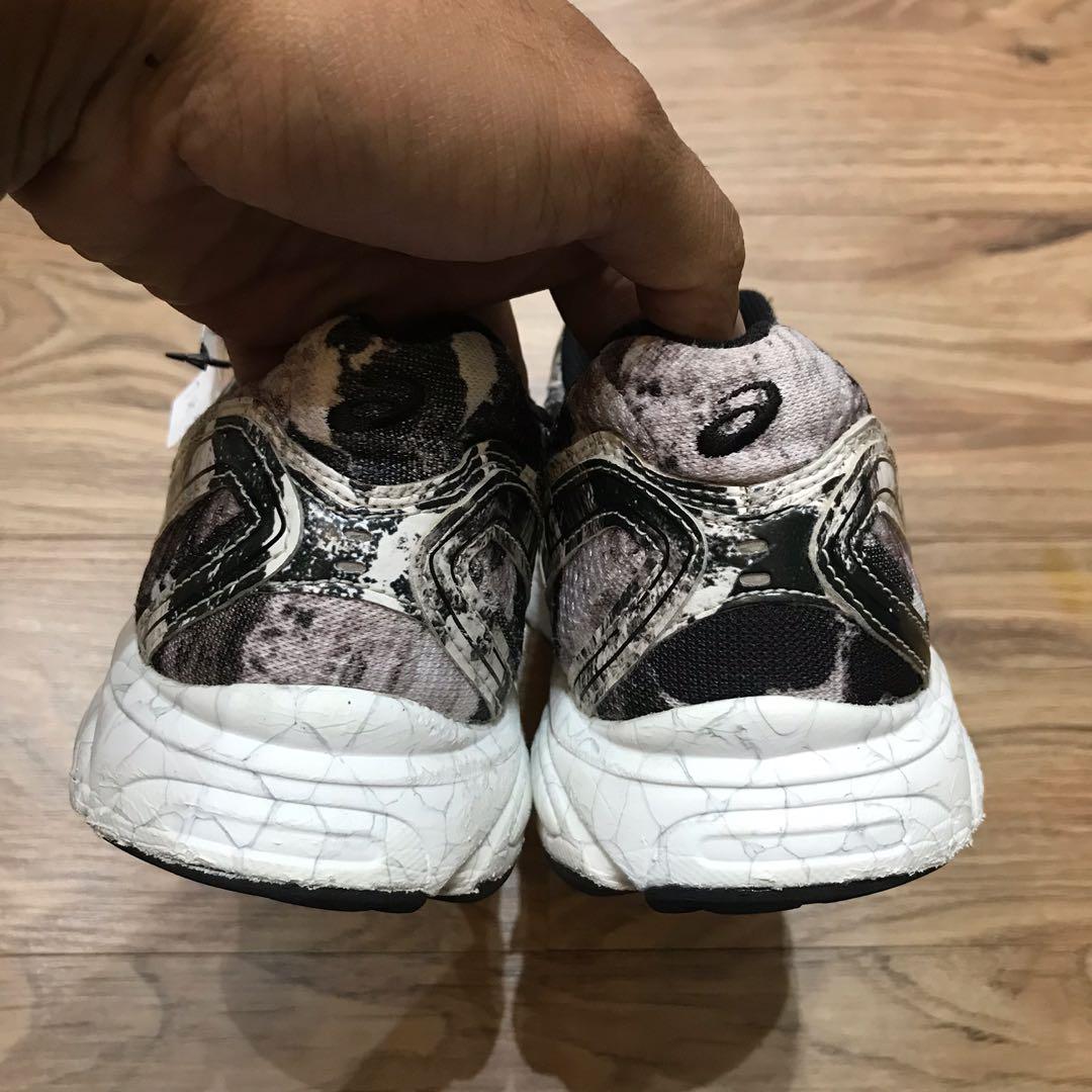 Asics Ahar Plus 7uk Men s Fashion Footwear Sneakers on Carousell