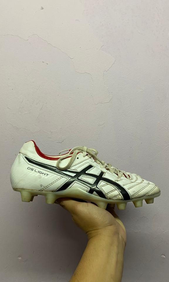 Kasut sales bola asics