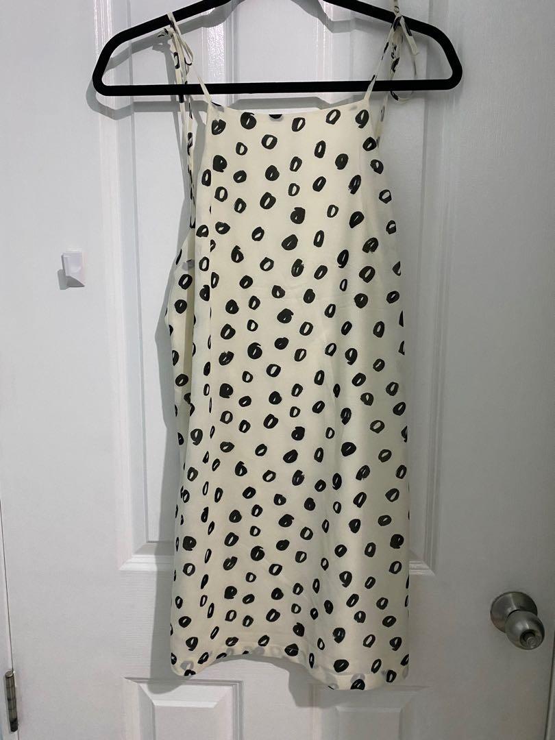 Bareback dress (Category: Dresses) located in Makati City. Submitted by igeee (Listing ID 1175181775, Image 1). Description: .