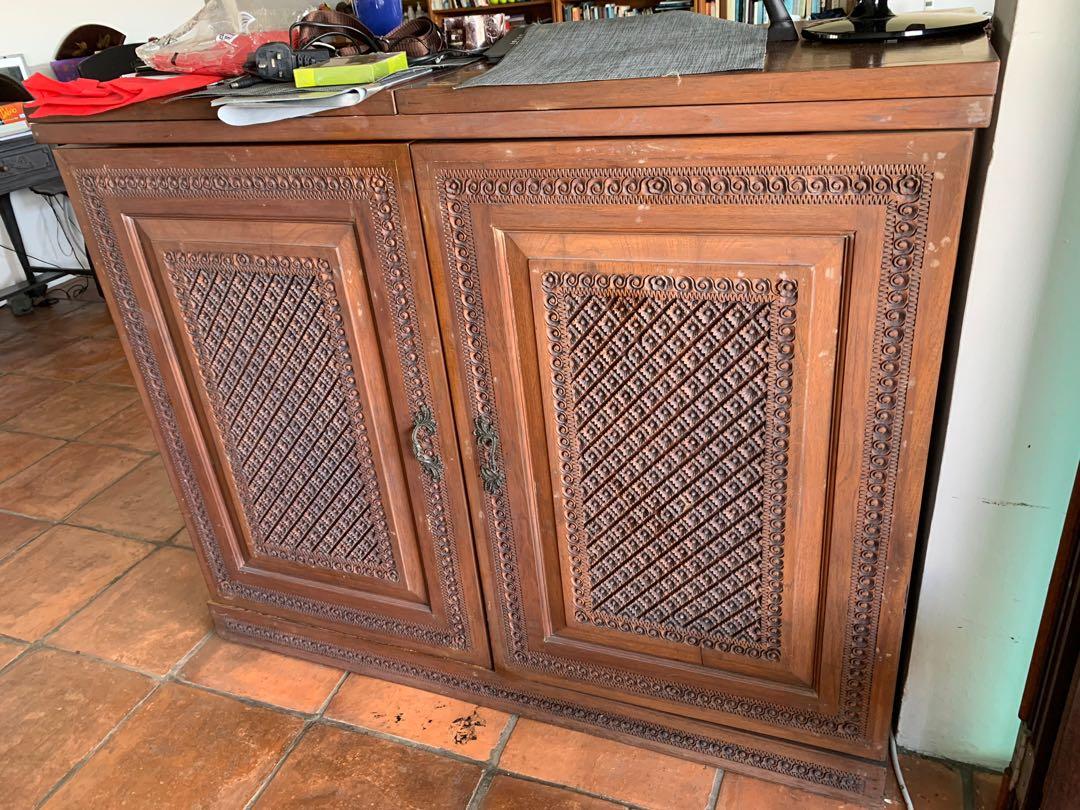 Beautiful antique wine for sale !, Furniture & Home Living