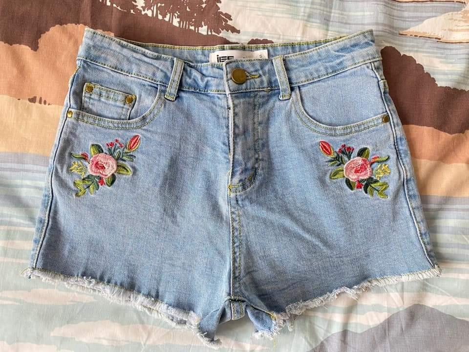 Denim shorts with flower embroidery