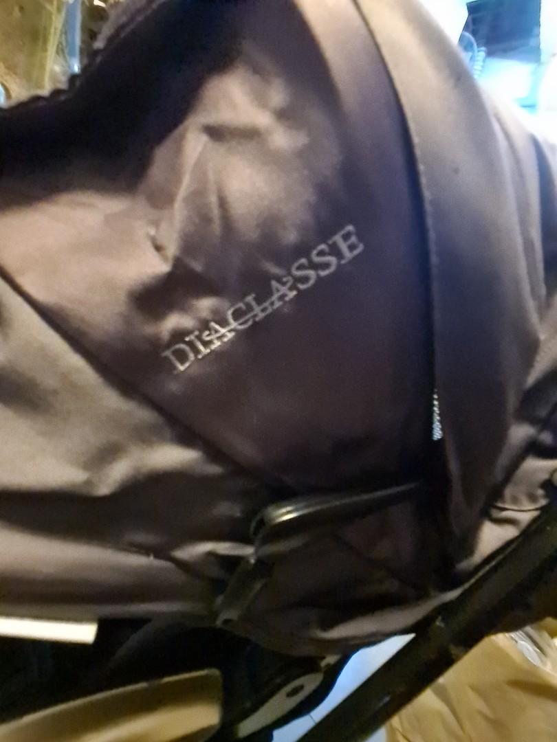 diaclasse combi (Category: Strollers) located in Paranaque City. Submitted by edszz (Listing ID 1175189266, Image 3). Description: Feature :canopy,compact fold,foot brakes,footrest,hand brake,reversible ,Suspension and swivel wheel good as new gagamitin na lang.