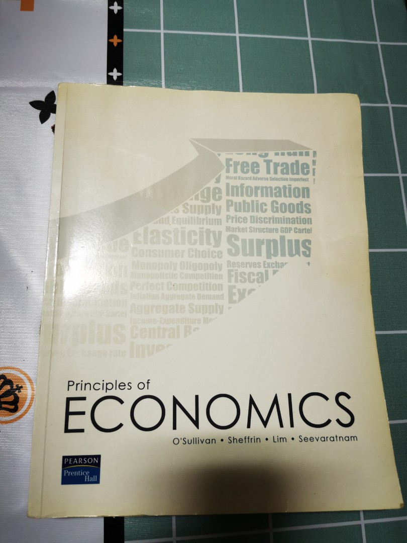 Textbook,　Macroeconomics,　Toys,　Carousell　Principles　of　NUS　on　Economics,　Microeconomics　Magazines,　Hobbies　Books　Textbooks