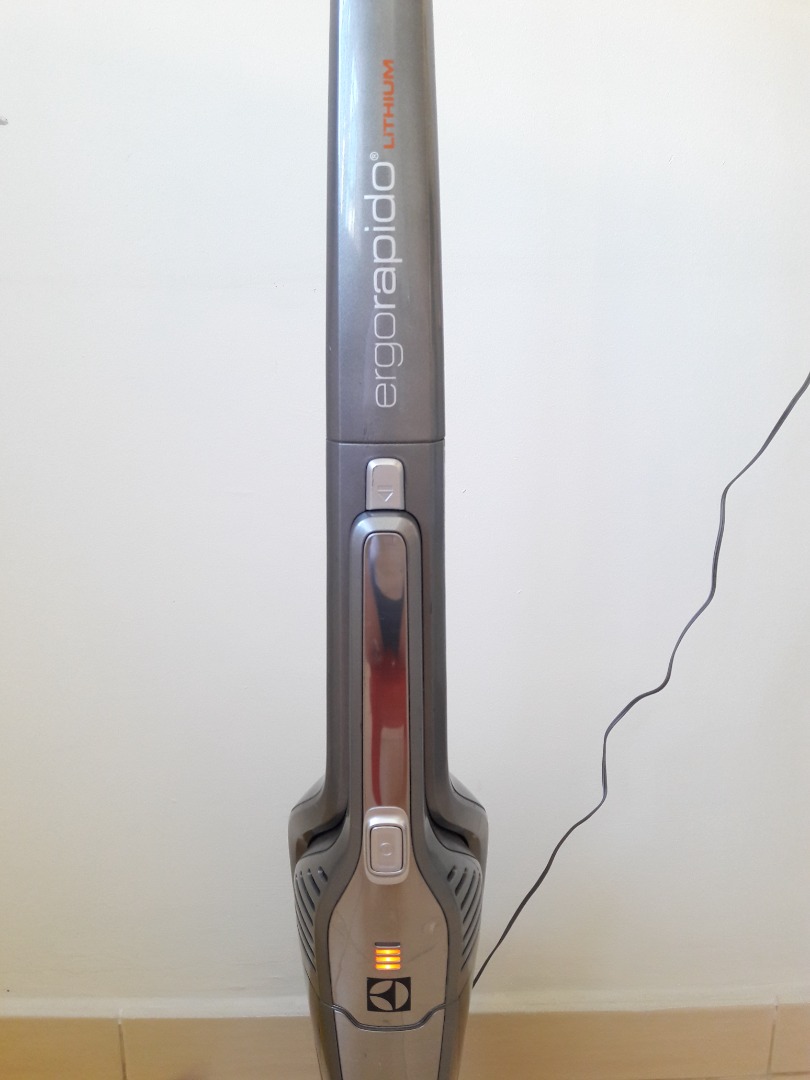 Electrolux 2in1 Ergorapido Cordless Vacuum Cleaner (18V), TV & Home