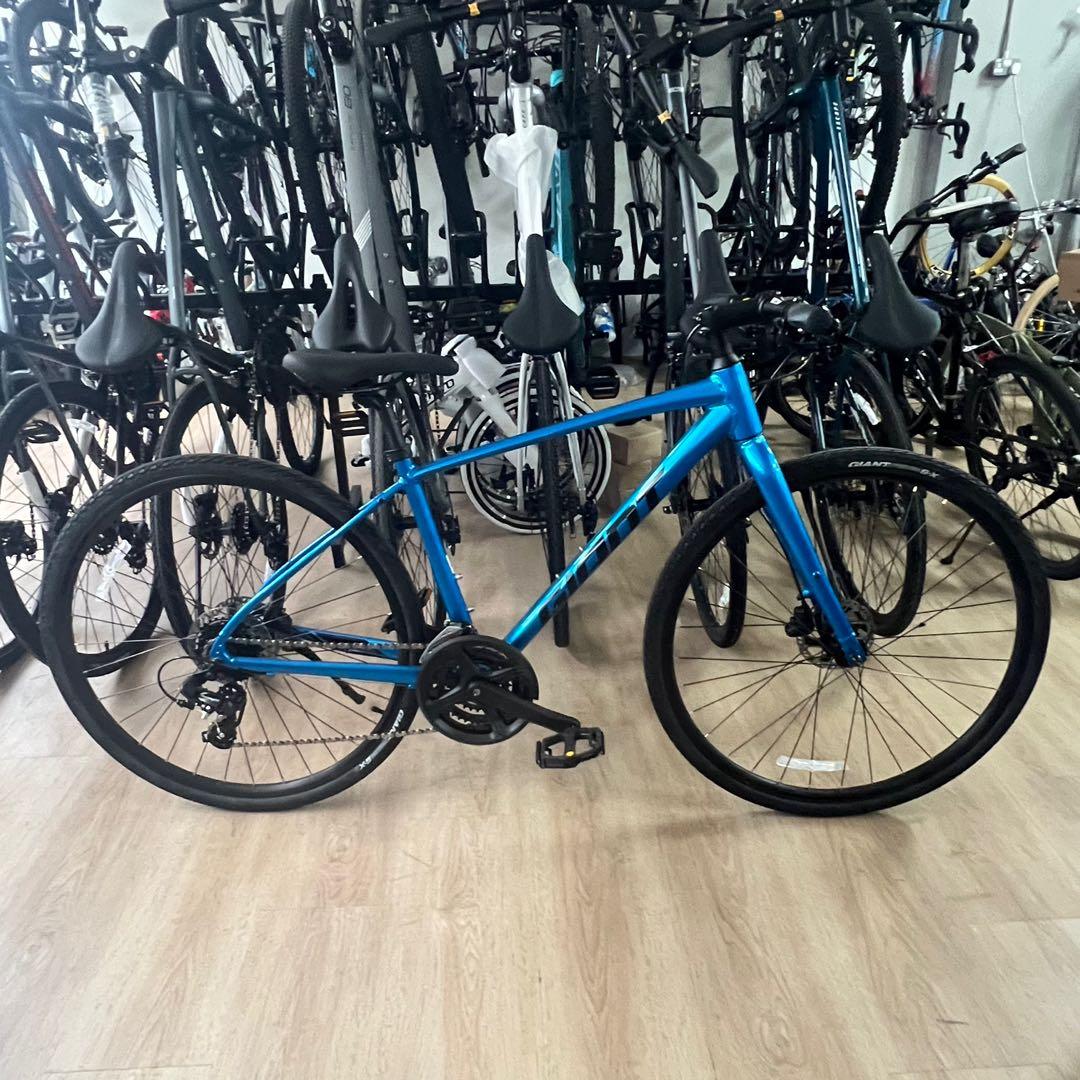 Giant escape 1 hybrid bike on off road bicycle trail shimano, Sports Equipment, Bicycles & Parts