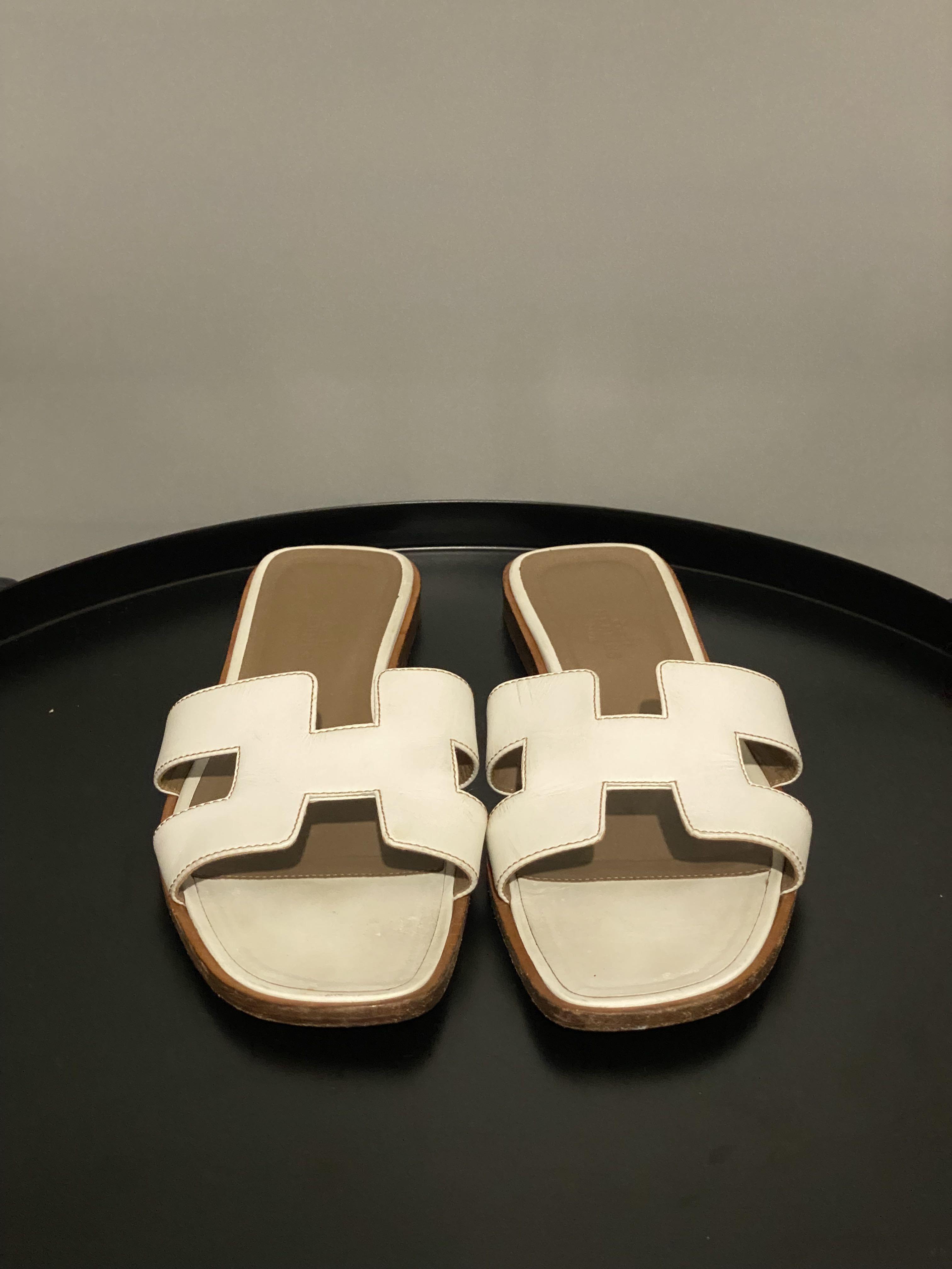 SOLD))Bnib Hermes Rouge Oran Sandals Size 35, Luxury, Sneakers & Footwear  on Carousell