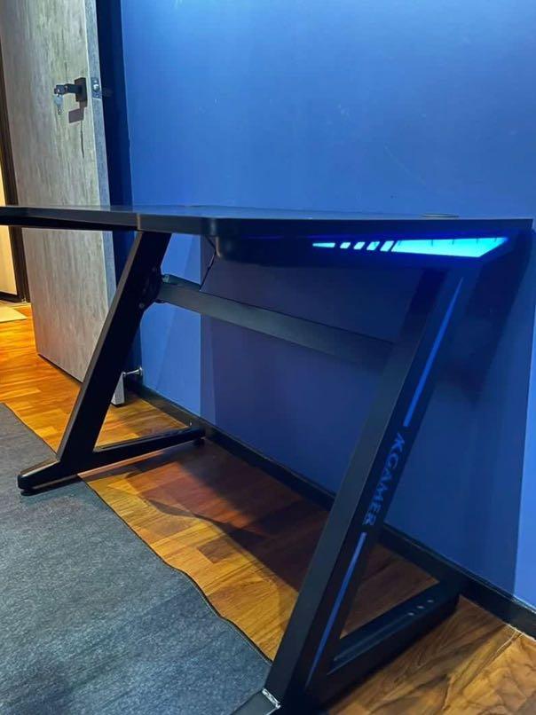 KGAMER Gaming table ( RGB BLUE LIGHTING ONLY ) PRELOVED , ( CARBON