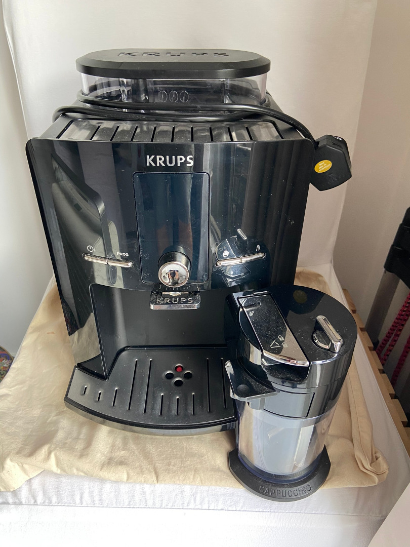 Krups EA82 Coffee Maker, 家庭電器, 廚房電器, 咖啡機及咖啡壺 Carousell