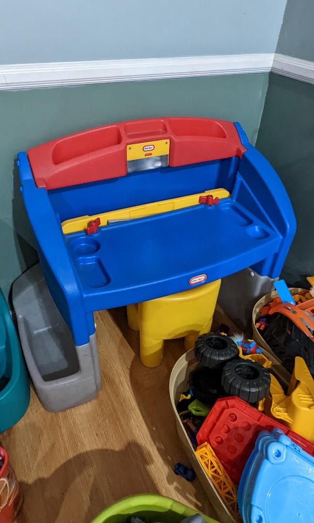 Little tikes desk store and chair with light