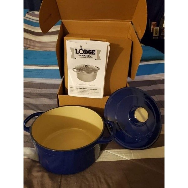 Lodge Enameled Cast Iron 4 Quart Dutch Oven, Furniture & Home Living