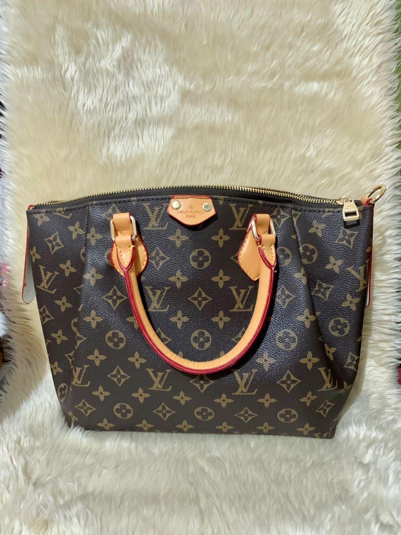 Louis Vuitton medium bag (Category: Luxury Bags & Wallets) located in Pasig City. Submitted by _missdee (Listing ID 1175269285, Image 1). Description: HK authentic Super good quality 💯 Suede yung loob and tumbler can fit Comes with strap Rfs: decluttering .