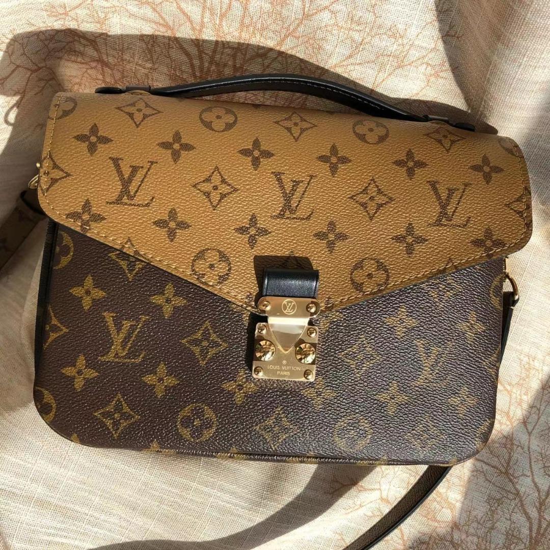 Louis Vuitton messenger bag, Women's Fashion, Bags & Wallets, Shoulder Bags  on Carousell