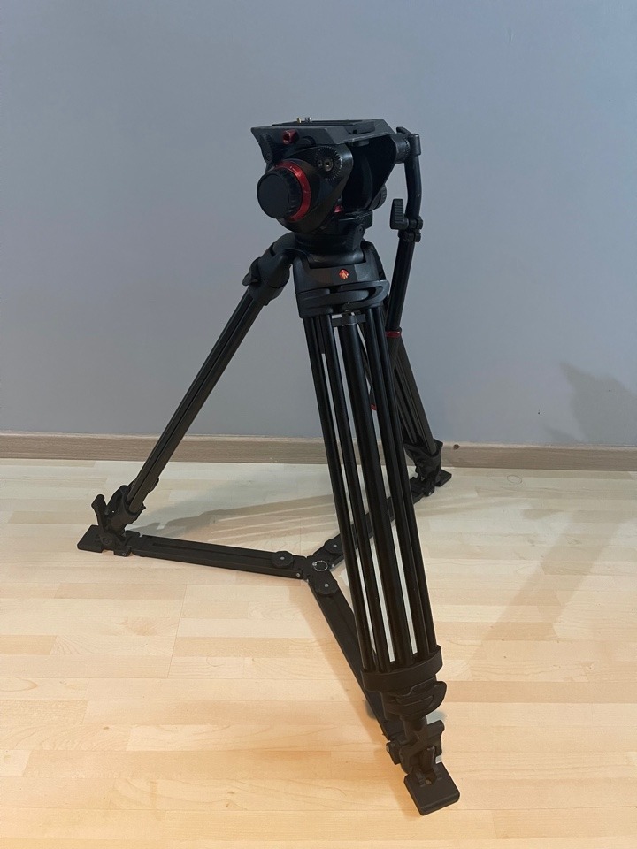 Manfrotto professional video tripod 546B with 504HD fluid head, Photography, Photography