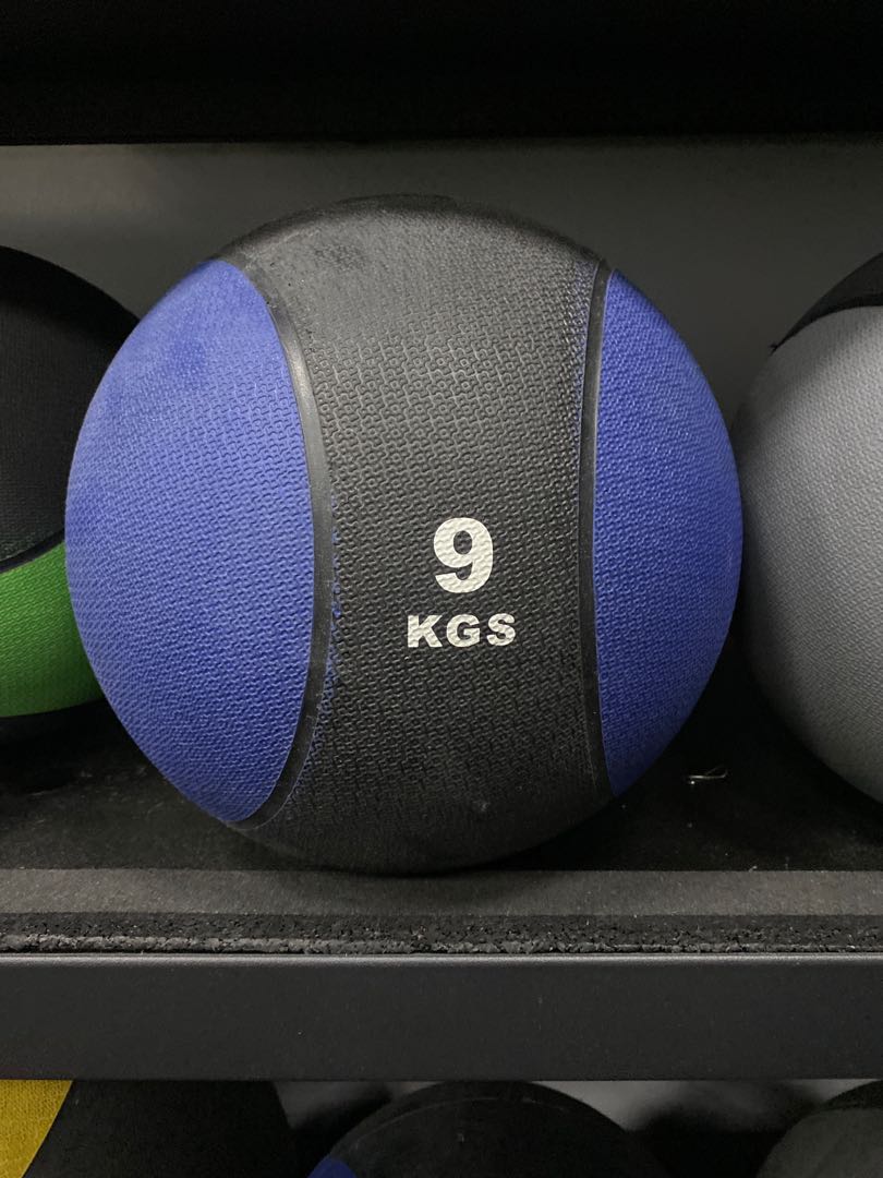 Medicine Ball (9kg), Sports Equipment, Exercise & Fitness, Toning