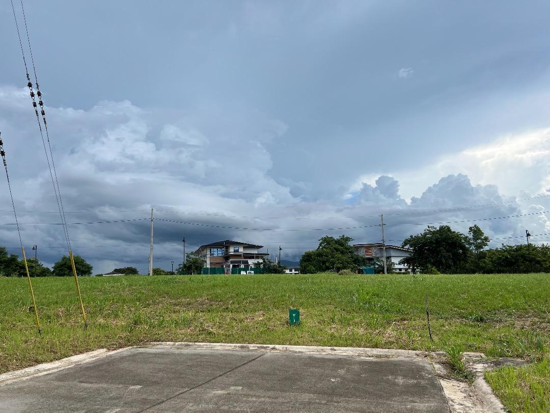 MIRALA NUVALI - RESIDENTIAL LOT (Category: Lot) located in Makati City. Submitted by annaleelim (Listing ID 1175163579, Image 1). Description: FOR SALE: NEW IN THE MARKET!!! RARE HIGH END RESIDENTIAL LOT FOR SALE IN NUVALI!!! MIRALA NUVALI - RESIDENTIAL LOT - 586sqm - Facing East - Located in a Cul-de-sac - Near Village Clubhouse - Near Secondary Gate - Fronting directly a pocket park ASKING PRICE: P21,682,000 slightly negotiable FOR VIEWINGS, PL
