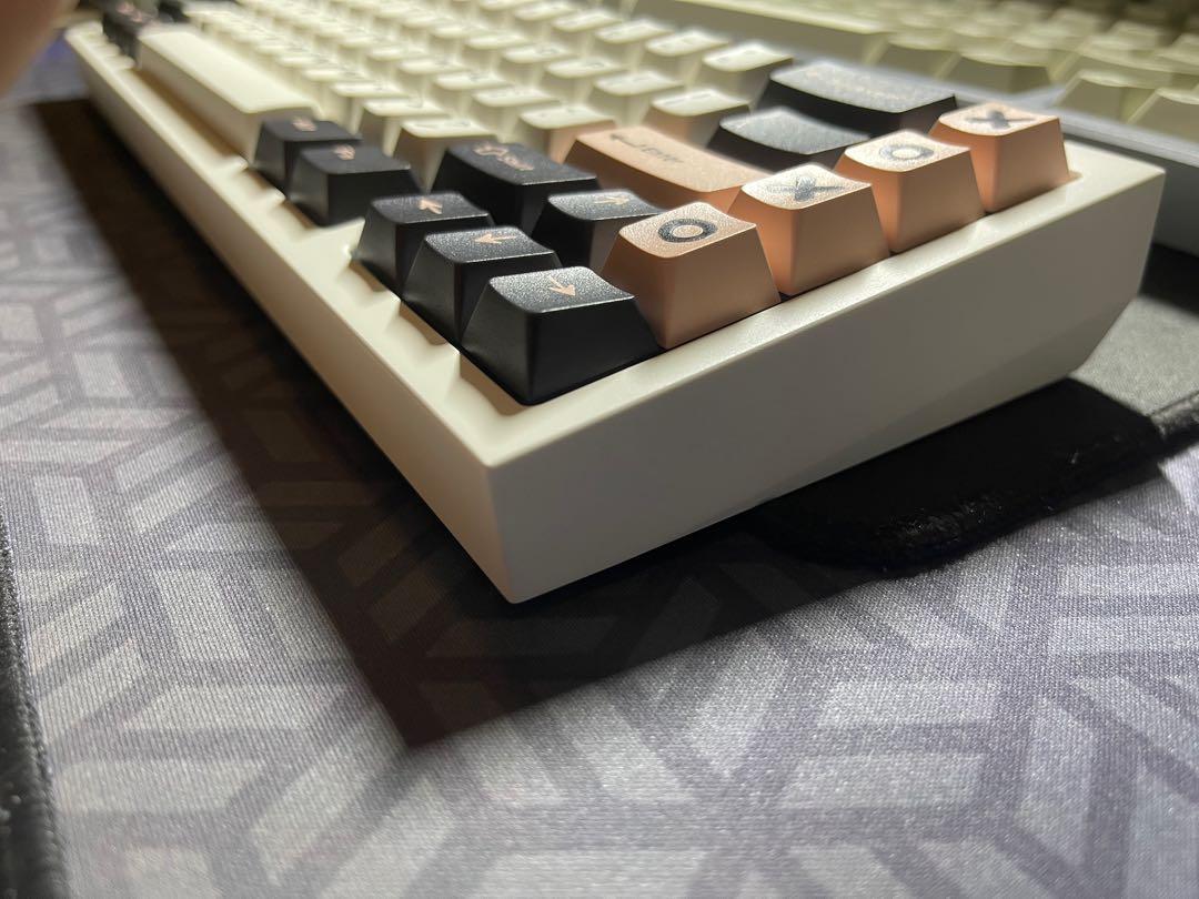 QK65 E-White - Gold Weight, Computers & Tech, Parts & Accessories 