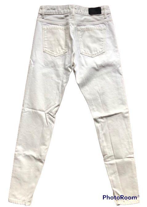 Represent Clo. Ankle Zip Basic Selvedge Denim White (Category: Jeans) located in Quezon City. Submitted by cannadr3w (Listing ID 1174022178, Image 2). Description: Represent Clo. Ankle Zip Basic Selvedge Denim White Good as new W28 x L39 LAST PRICE POSTED‼️ AUTO PASS sa LP at BURAOT‼️ Kamuning, QC.