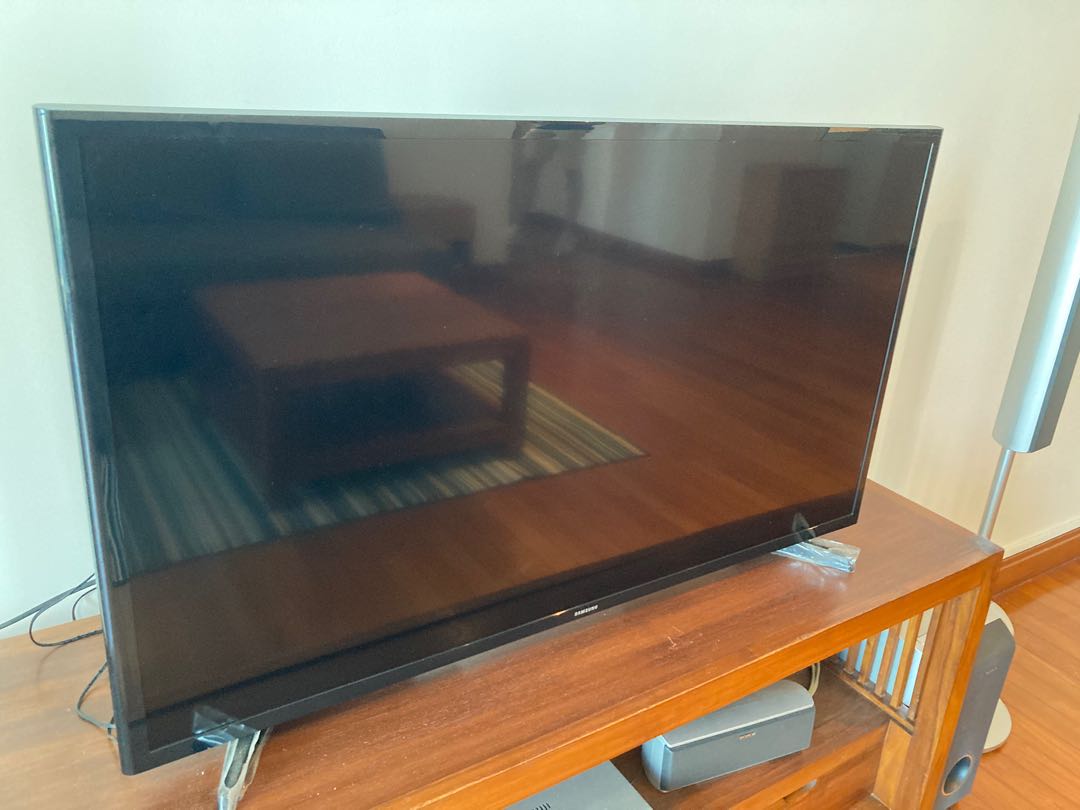 Samsung TV 41 inch, TV & Home Appliances, TV & Entertainment, TV on