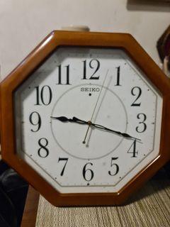 Seiko wooden wall clock
