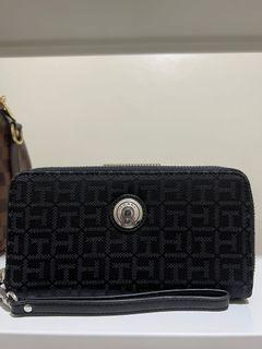 Tommy Hilfiger double zip wallet