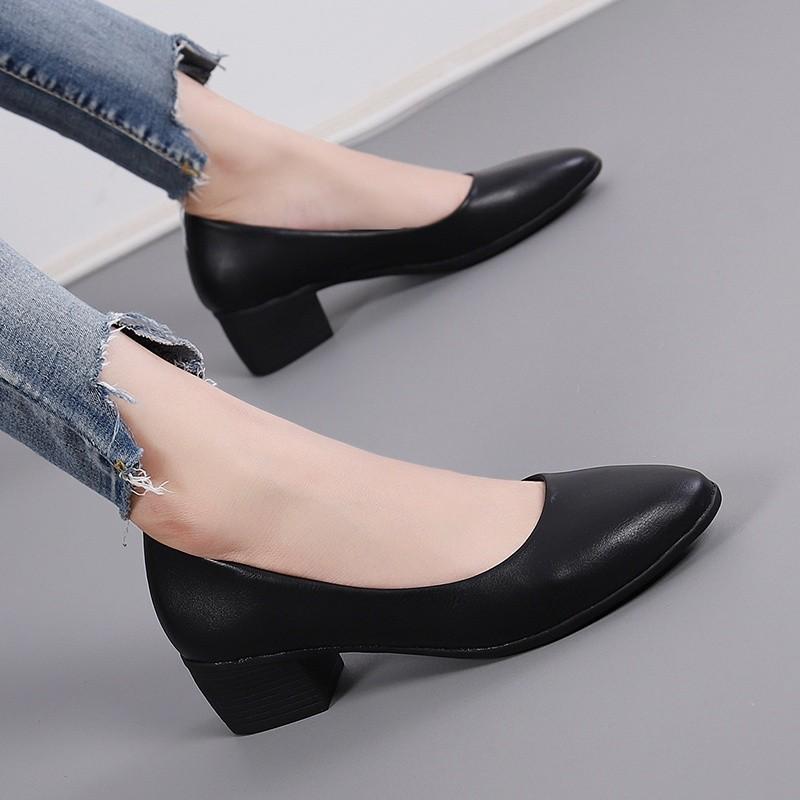 Workswell Sepatu Kerja Wanita Leather Low Heels 3cm Hitam Basic Softy Heels Shoes 5190 36 40