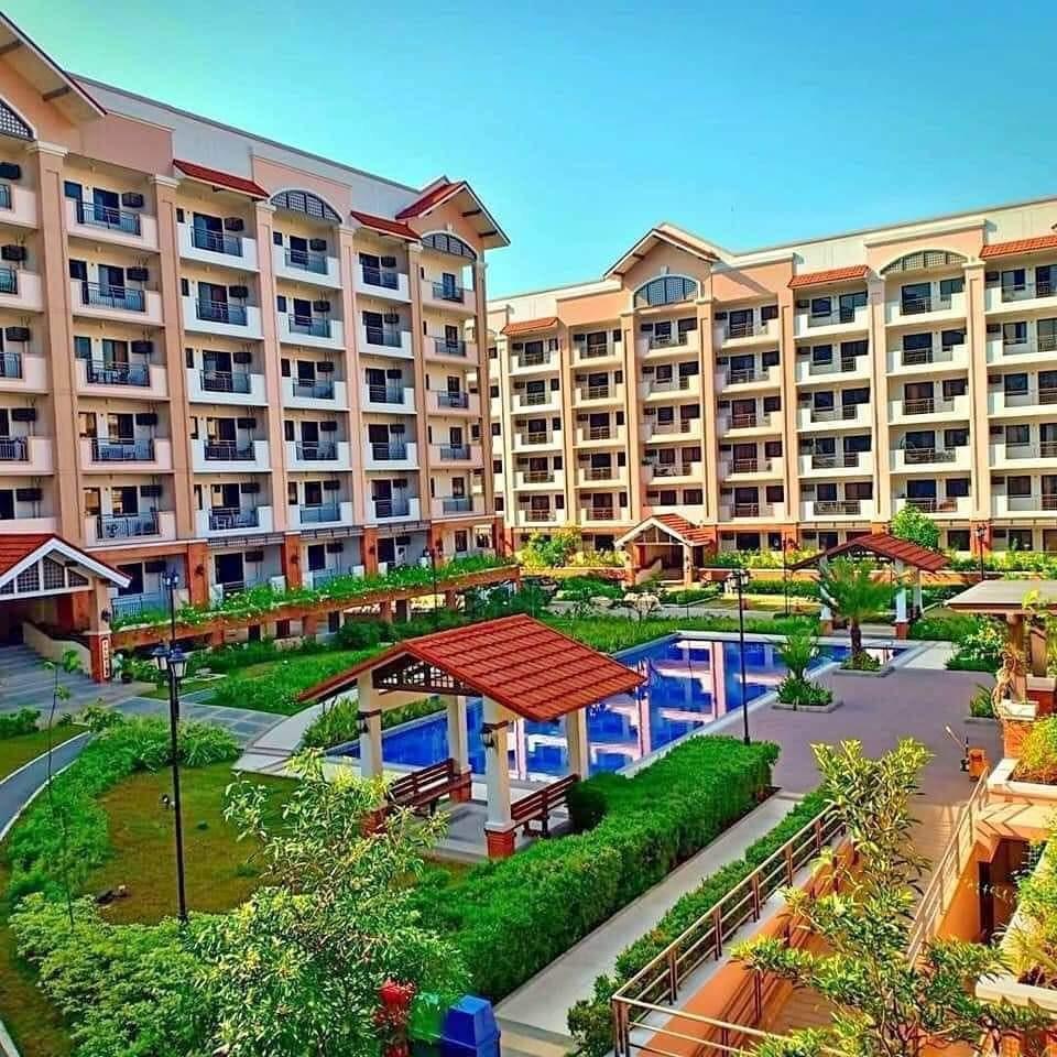 4BR condo in Acacia taguig City near BGC, Property, For Sale