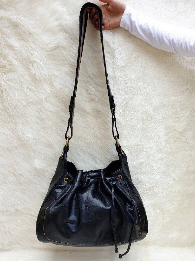 Bally Tas Selempang Sling Bag Serut Bucket Kulit Asli Wanita Second Preloved Thrift Fesyen Wanita Tas Dompet di Carousell