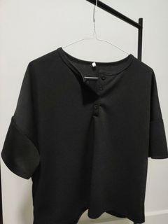 Black Boxy Top + Mailing