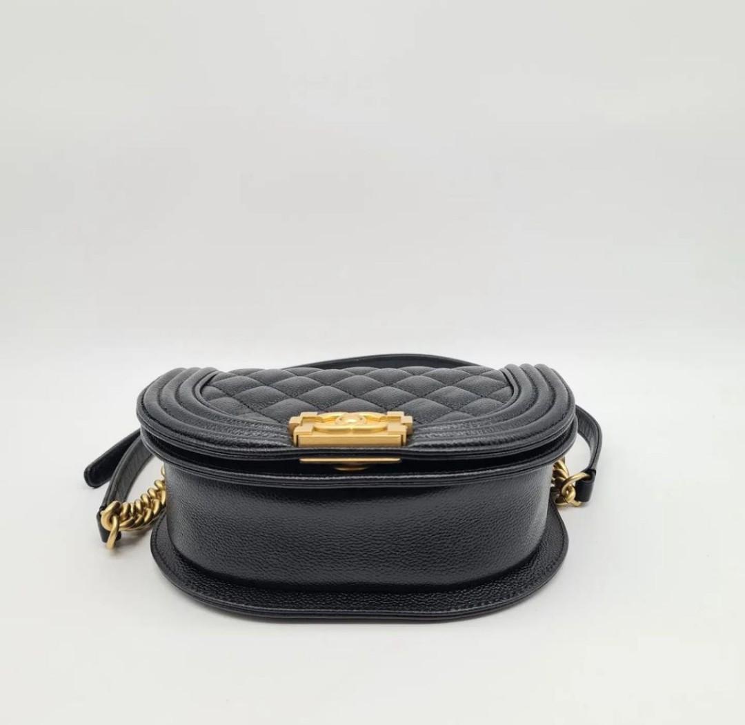Chanel Boy Messenger Bag, Women's Fashion, Bags & Wallets, Crossbody