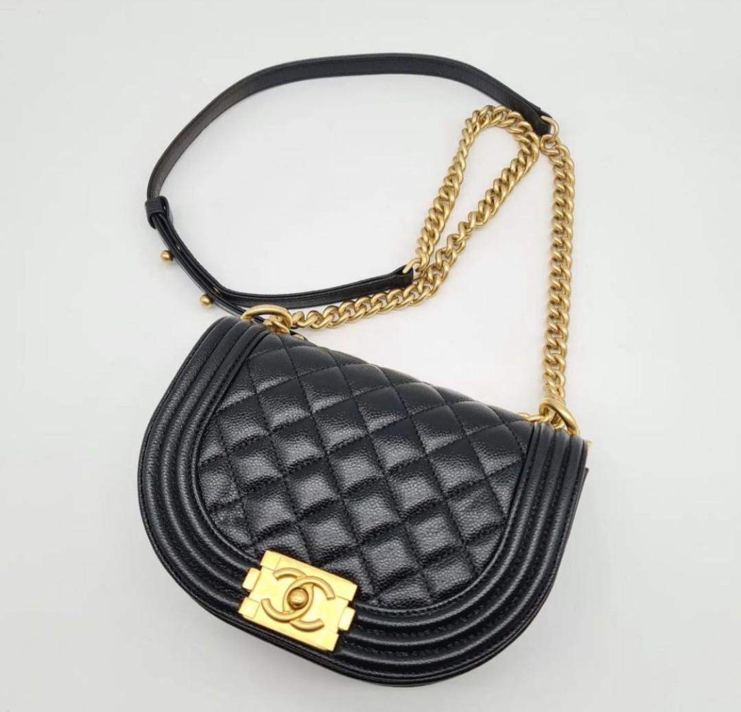 Chanel Boy Messenger Bag, Women's Fashion, Bags & Wallets, Crossbody