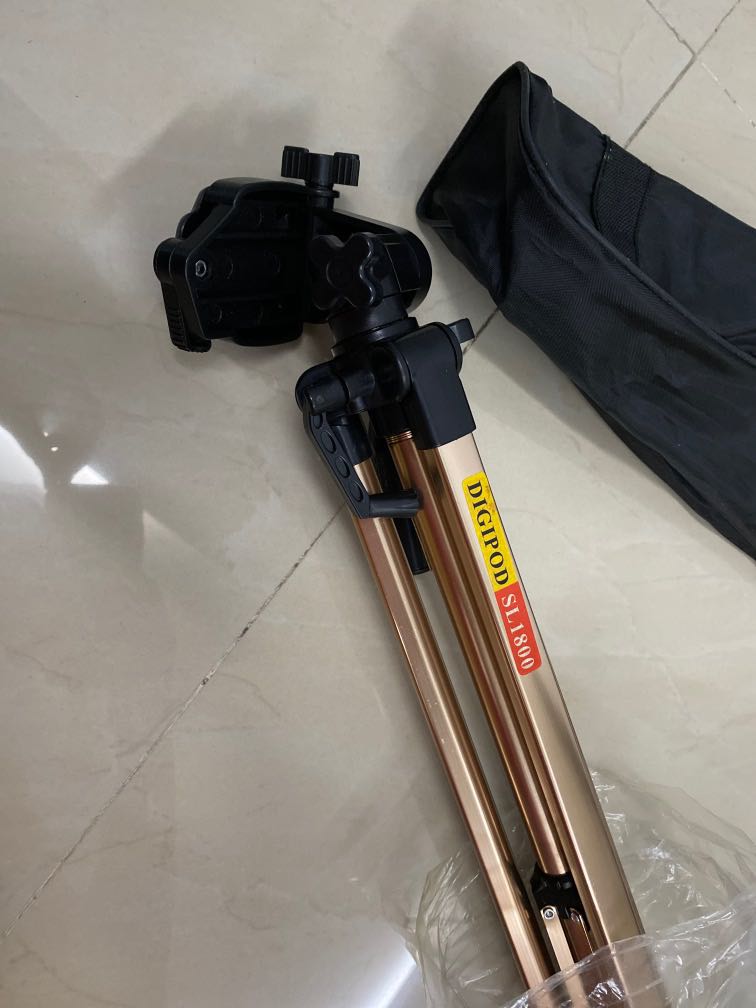 Digipod SL1800 Camera Tripod, Mobile Phones & Gadgets, Other Gadgets on