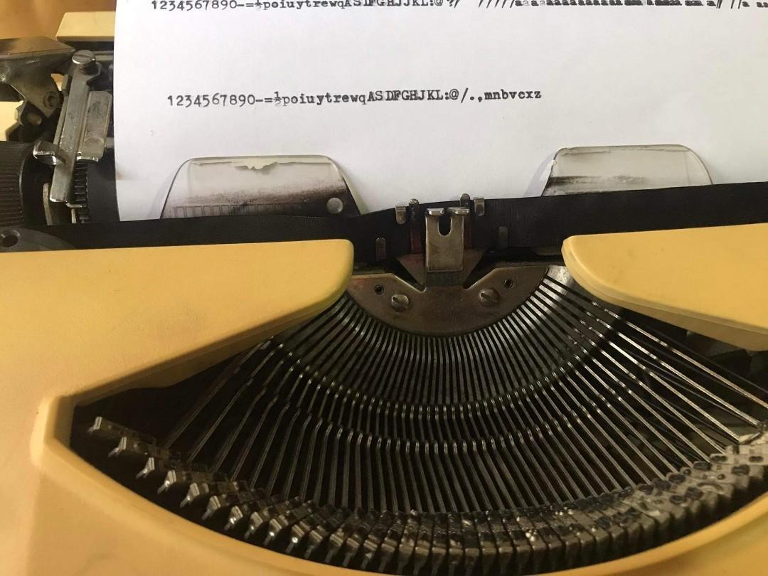 F/S: Messege 330 Typewriter (Category: Office & Business Technology) located in Bacoor. Submitted by piolo16 (Listing ID 1175318644, Image 3). Description: For Sale: Messege 330 Typewriter Ink: (Black,Neutral White) ✅ All Keys are Working ✅ Cover ✅ Ready to Used ✅ PRICE: 3.3K ✅ BACOOR AREA✅ Cash on Delivery/Pickup Via LBC Express / Lalamove ✅.