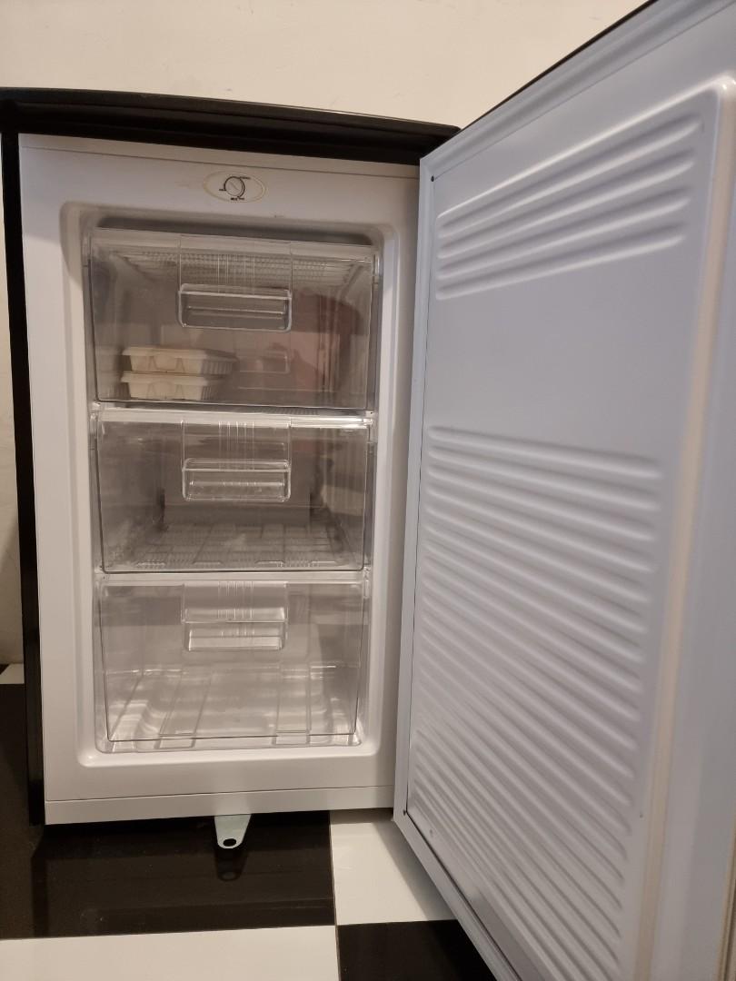 Fujidenzo Freezer (Category: Refrigerators and Freezers) located in Manila. Submitted by ervgot1 (Listing ID 1175448633, Image 3). Description: - Used less than 3 months only - Negotiable, open for trade Wishlist: -Fiido 60v 20ah battery -JBL Xtreme 3 -Authentic NBA jerseys(Steph Curry, Tim Duncan, Steve Nash - RFS: Decluttering.